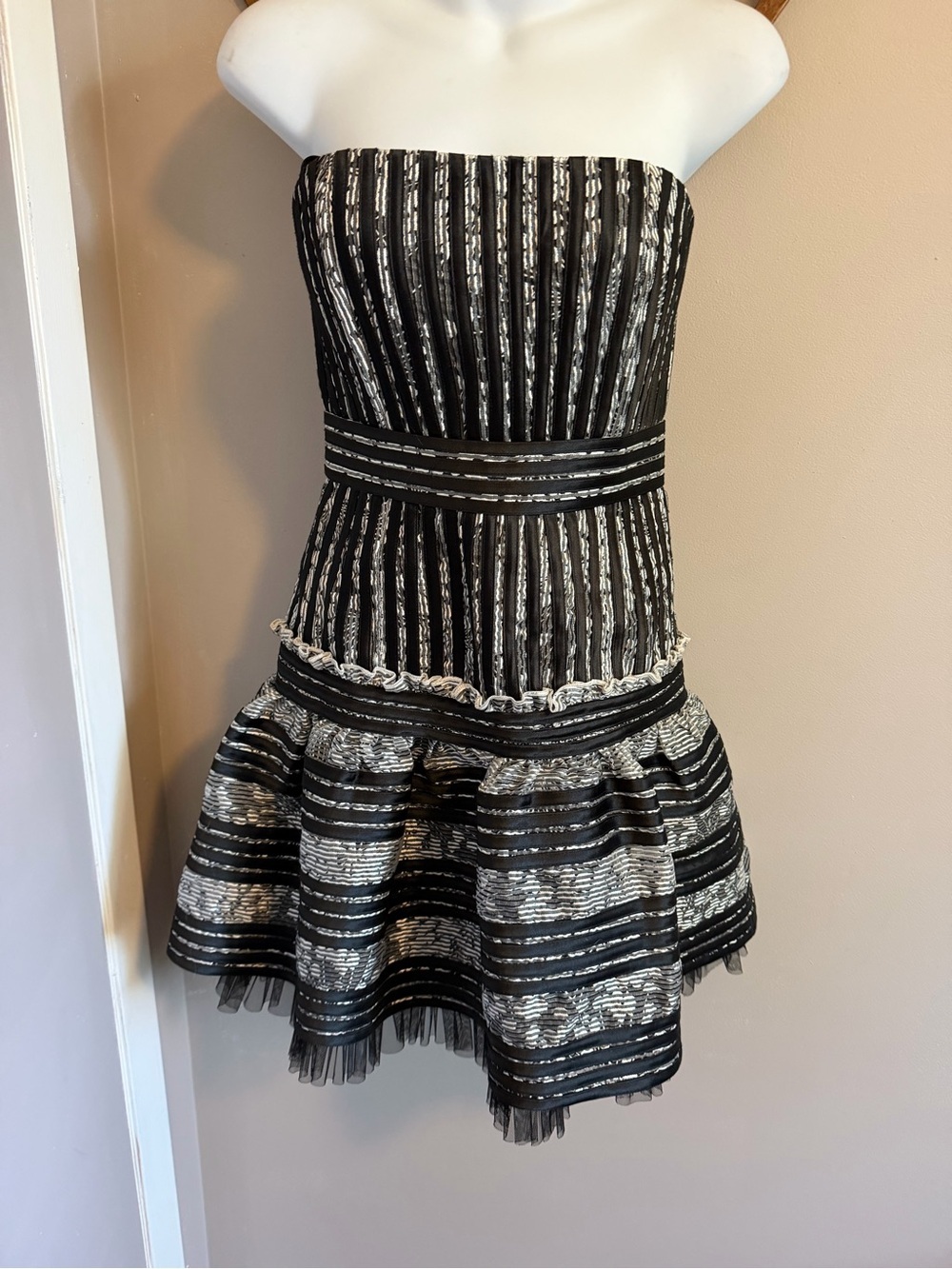 BCBGMAXAZRIA Black and Silver Striped Strapless Cocktail Dress Size 4